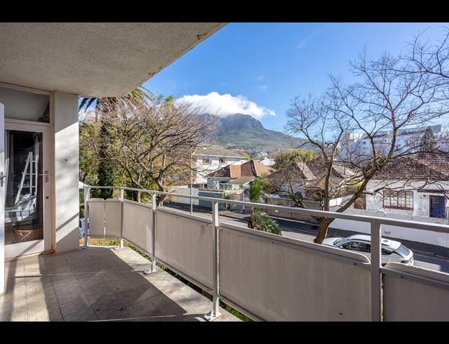 2 BEDROOM APARTMENT FOR SALE IN RONDEBOSCH